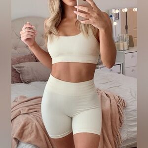 Cream Workout Set. Size Small.